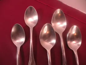 10065 Cambridge 5 Pieces Stainless Chantal Glossy 3 Soup Spoons And 2 Teaspoons #2