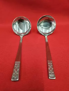 Cus3 Customcraft Vintage Stainless Flatware Ladle Taiwan Fleur De Lis 6 1/4 Inch