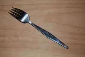 Cue2 Cutco Usa 18/10 Stainless Steel 7-1/8 Inch Salad Fork #2