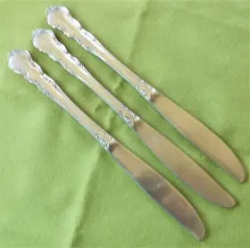 192885 Ekco Eterna Stainless 3 Dinner Knives Keepsake Pattern 8.5 Inch #192885