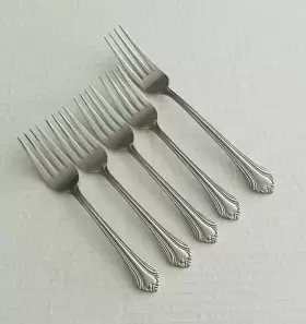 Frw76 Farberware Stainless 4 Salad Forks 1 Dinner Fork Glossy Fan Tip Scrolls