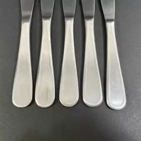 Gia44 Gibson Lot Of 5 Dnner Knives Stainless Flatware Plain Satin Outlined #2