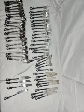 28-591 Gourmet Settings Twist And Shout 60pc Stainless Steel 18/10 Flatware Set