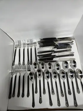 34-352 Gourmet Settings Gs Avalon 41pc. Stainless Flatware Bundle Please Read