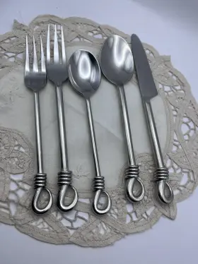 34-418 Gourmet Settings Twist 5 Piece 18/10 Stainless Steel Flatware Forks Spoons Knife