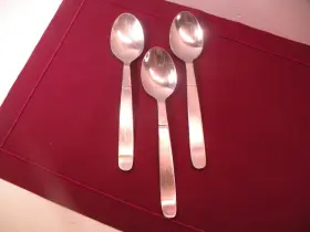 Hsv108 Hampton Silversmiths Set Of 3 Place Oval Soup Spoons Stainless 7 1/2 Inch