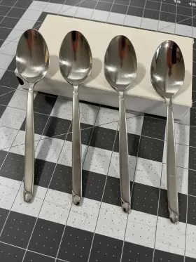 Hsv190 Hampton Silversmiths Stainless Flatware 4 Teaspoons Frosted / Glossy