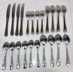 Hsv215 Hampton Silversmiths Stainless Outlined Scroll Tip 22 Piece Flatware Lot #3