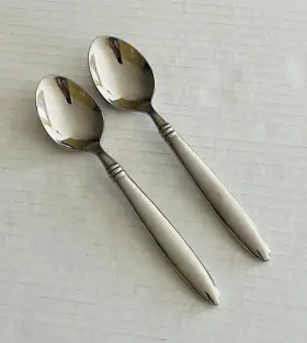 Hsv74 Hampton Silversmiths Stainless 2 Teaspoons Glossy 3 Bands