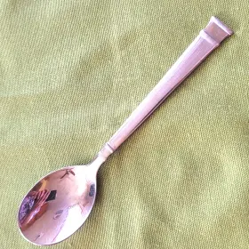 250090 Heritage Mint Ltd. Youth Spoon Stainless Bentley Pattern Glossy Vertical Lines 18/10
