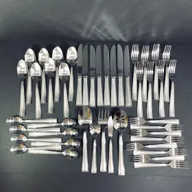 Ins503 International Stainless 8 Place Settings Serving Beaded Edge Square Tip
