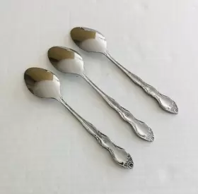 Ins80 International Silver Stainless Taiwan 3 Teaspoons Floral Glossy #2