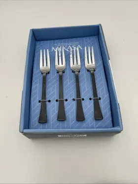 Mikasa 044228074788 Alyse Burnished Black Set Of 4 Appetizer Forks New