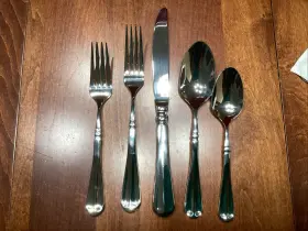 5304794 Mikasa French Countryside Stainless 5pc. Place Setting Service For One