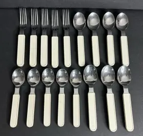 Mis31 Mikasa Beige Cream Handle Flatware 17 Pcs Plastic Fork Knife Spoon Retired