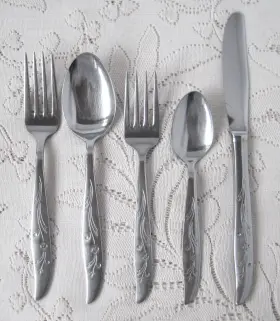 Mwd21 Montgomery Ward Mw M W Stainless 5 Piece Place Setting