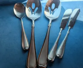 Nes4 New Traditions 5 Serving Pieces