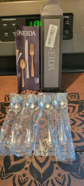 Oneida 012731208082 New True Rose S/4 Dinner Spoons Stainless Original Box Set 4 Lot