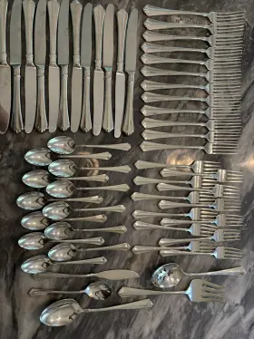 Oneida 078737116028 53 Pc Heirloom Juilliard 18/8 Stainless W Serving Set Cube Usa