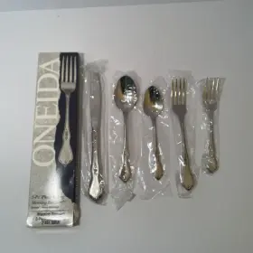 Oneida 078737131052 Morning Blossom 5 Piece Place Setting Stainless Flatware New With Box