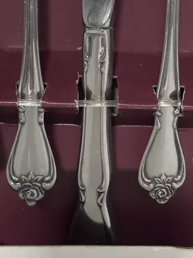 Oneida 078737294450 Stainless True Rose 18/8 Usa 45 Pc Service For 8 With Serving Pieces Nos #3