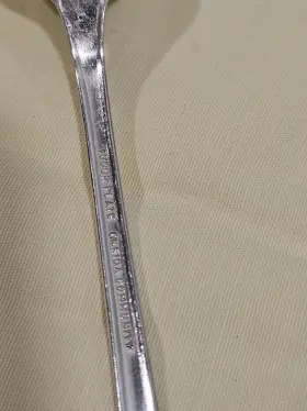 24-05-033 Oneida Community Friendship Medality 1932 Tudor Plate Iced Tea Spoons Set Of 2 #3