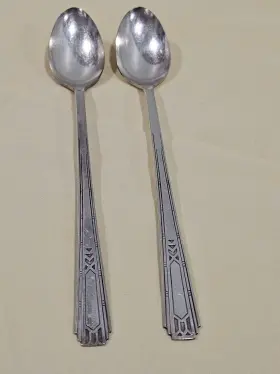 24-05-033 Oneida Community Friendship Medality 1932 Tudor Plate Iced Tea Spoons Set Of 2