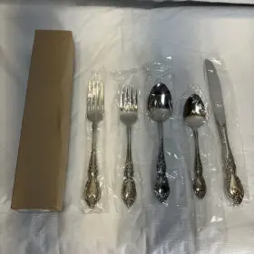 2561005f Oneida Louisiana Community Stainless Steel 5pc. Place Setting Service For One
