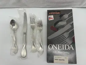 2622005a Oneida Satin Aquarius 18/10 Stainless Steel 4pc Place Setting Missing Teaspoon