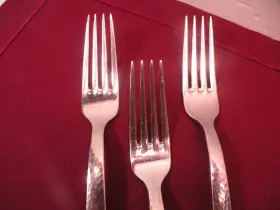 Oneida 400012934582 Set Of 3 Cabria Dinner Forks 18/10 Hammered Stainless Steel 7 7/8 Inch #2