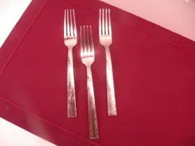 Oneida 400012934582 Set Of 3 Cabria Dinner Forks 18/10 Hammered Stainless Steel 7 7/8 Inch