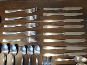 54-223 Oneida Stainless Steel 28 Pieces Moda Design #2