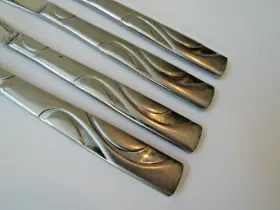5973017 Oneida Set Of 4 Brilliance Retired By Stainless Flatware Dinner Knives 9 1/8 Inch