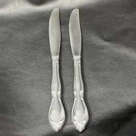 928375 Oneida Chatelaine Dinner Knife Lot Of 2 Betty Crocker 8.75 Inch