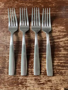 Aa-16 Oneida Set Of 4 Dinner Forks Stainless Frosted Handle