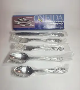 B9670058 Oneida Secretariat 5 Piece Flatware Full Set Immaculate 18/10 Stainless Steel