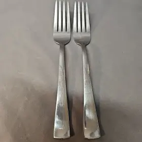 H083008c Oneida Zinc Everyday Flatware Dinner Forks Set Of 2 18/0 Stainless Steel