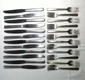 Oneida Hotel Plate Redwood 021 Silver Flatware 44 Pieces Spoons Knives Forks Read #3