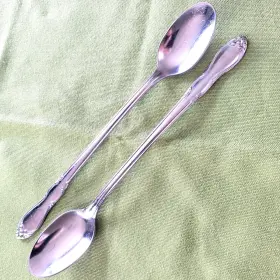 72822 Oneida Ltd S L And G H Rogers Stainless 2 Iced Teaspoons Homestead Pattern 7.5 Inch Glossy