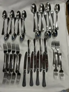 M7690 Oneida Set Of 34 Pieces Flambe 18/10 Stainless Flatware Knives Forks Spoons