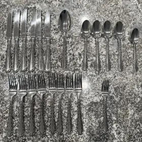 M8566 Oneida Madrid Stainless Flatware Lot Of 21 Pieces Forks Knives Spoons