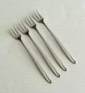 Ohs29g Oneida Sl And Gh Rogers Stainless 4 Appetizer Cocktail Forks Glossy
