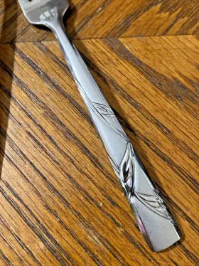 Ohs501 Oneida Stainless Spoons Forks Knives Frosted And Glossy Wave Line Lot Of 14 #2