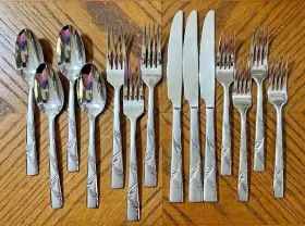 Ohs501 Oneida Stainless Spoons Forks Knives Frosted And Glossy Wave Line Lot Of 14
