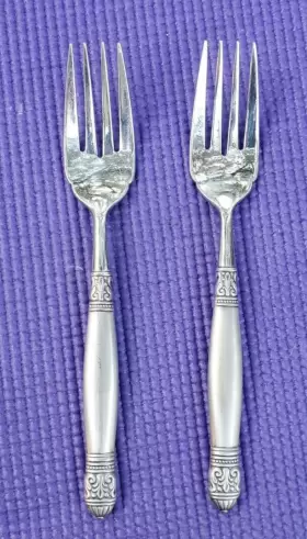 2-oneida Oneida Ohsdic/5pps Stainless Dickinson Salad Forks 7 Inch