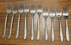 Oneida Ohsmoo/sfx4 Stainless Flatware Mooncrest Forks - 6 Dinner And 4 Salad Lot Of 10