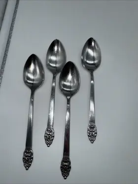 Oneida Ohsvin/tsx4 Stainless Flatware Vinland Teaspoons - Set Of Four