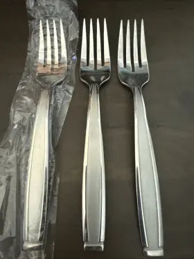 T711004h Oneida Stainless Flatware - Piloti Glossy Dinner Forks Set Of Three