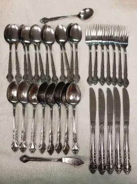 Oxh19 Oxford Hall Lot Of 34 Rose Flute Stainless Flatware Utensil Cutlery