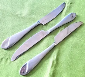 225106 Pfaltzgraff Sand And Seas Stainless 3 New French Solid Handle Dinner Knives 9.5 Inch